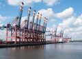 Portainers_Waltershofer_Hafen,_Hamburg_OMDN_O_Mundo_dos-Negocios