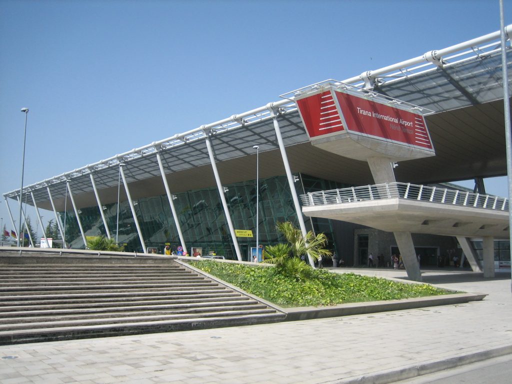 Tirana International Airport Nënë Tereza - OMDN - O Mundo dos Negocios