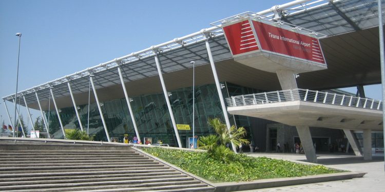 Tirana International Airport Nënë Tereza - OMDN - O Mundo dos Negocios