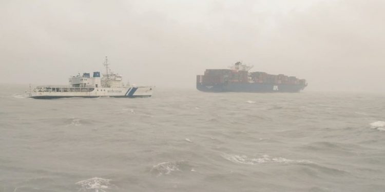 Tripulação_segura_OMDN_O_Mundo_dos_Negocios