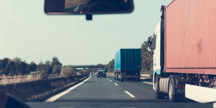 Quais as vantagens de contratar uma transportadora?