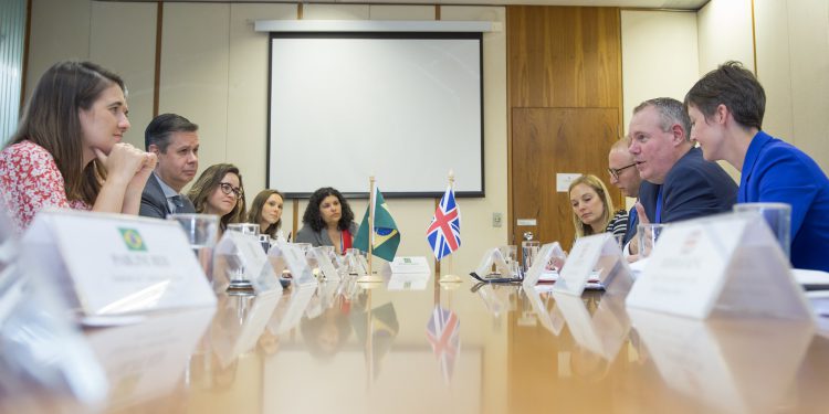 Promover comércio com o Brasil, OMDN, O Mundo dos Negócios