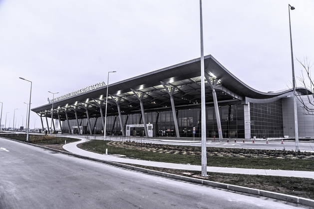 Pristina, no Kosovo, Terminal é a única porta de entrada e saída para viajantes internacionais do pequeno país europeu, OMDN, O Mundo dos Negócios