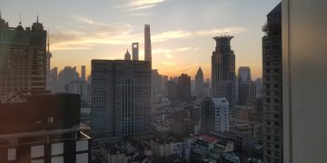 Diário da China: jornada de 44 horas de viagem do Brasil à Ásia, OMDN, O Mundo dos Negócios