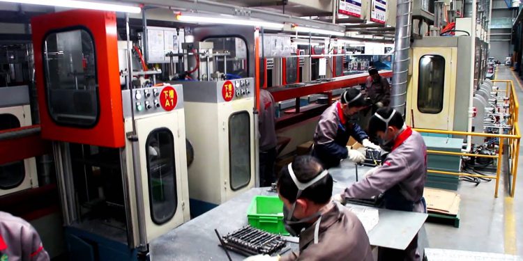 Fabricantes de baterias da China registram lucro crescente, OMDN, O Mundo dos Negócios