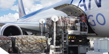 Demanda por transporte aéreo de cargas tem queda em agosto, OMDN, O Mundo dos Negócios