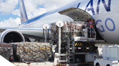 Demanda por transporte aéreo de cargas tem queda em agosto, OMDN, O Mundo dos Negócios