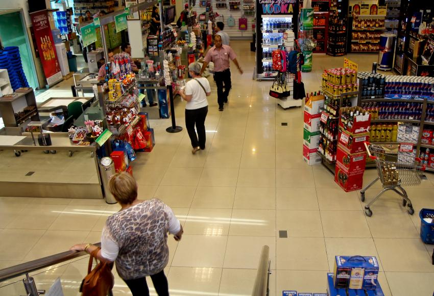 Compras em free shops terão limites ampliados em 2020, OMDN, O Mundo dos Negócios