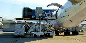 Demanda de carga aérea cai pelo décimo mês consecutivo, OMDN, O Mundo dos Negócios