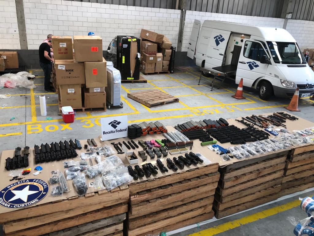 Fuzis AR-15 e munições são apreendidos em Navegantes, OMDN, O Mundo dos Negócios
