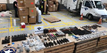 Fuzis AR-15 e munições são apreendidos em Navegantes, OMDN, O Mundo dos Negócios