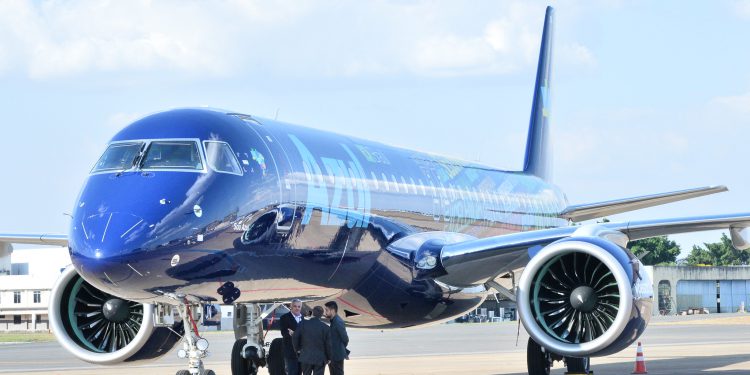 Embraer lança maior avião comercial fabricado no Brasil, OMDN, O Mundo dos Negócios