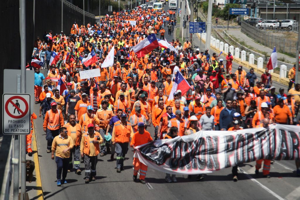 Greves voltar a interromper operações nos portos do Chile, OMDN, O mundo dos negócios