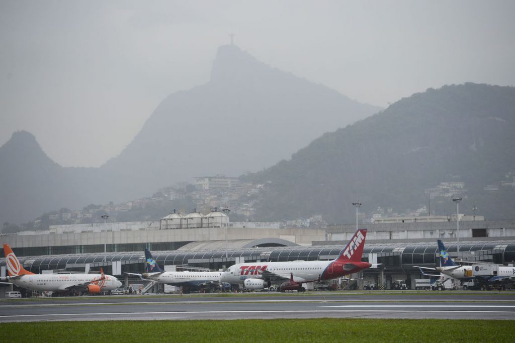 Governo eliminará taxa adicional de embarque internacional, OMDN, O Mundo dos Negócios