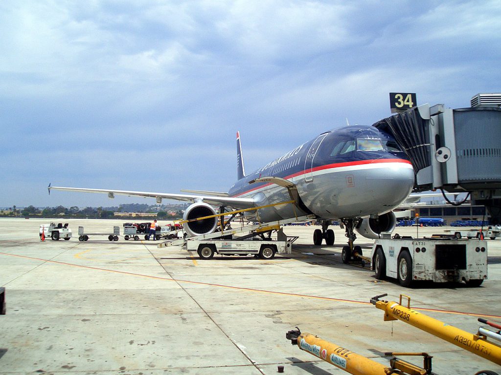 Transporte aéreo de cargas: quando esta é uma boa opção?, omdn, o mundo dos negócios