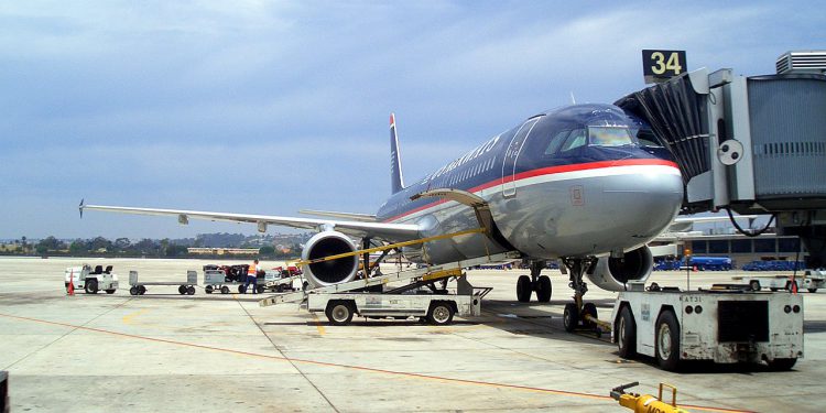 Transporte aéreo de cargas: quando esta é uma boa opção?, omdn, o mundo dos negócios