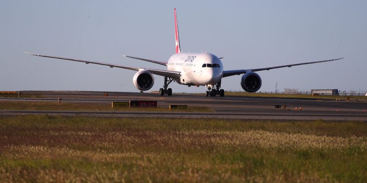 Empresa da Austrália realiza voo comercial mais longo da história, OMDN, O Mundo dos Negócios