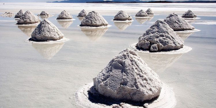Salar do Uyuni: Bolívia revoga parceria para exploração de lítio, OMDN, O Mundo dos Negócios