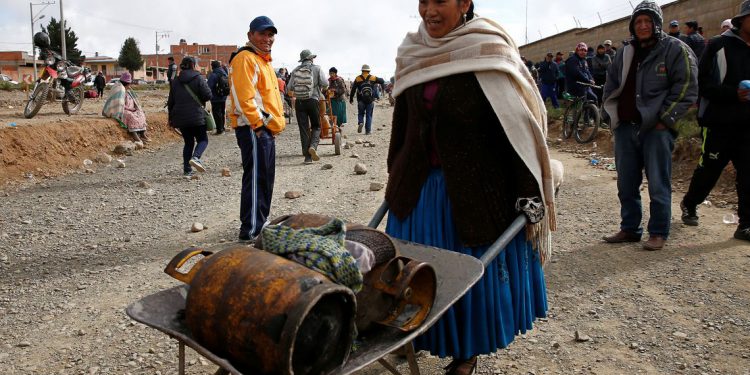 Bolívia transporta alimentos por avião para evitar desabastecimento, OMDN, O Mundo dos Negócios