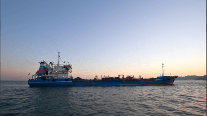 Explosão a bordo de navio-tanque russo deixa três mortos, OMDN, O Mundo dos Negócios