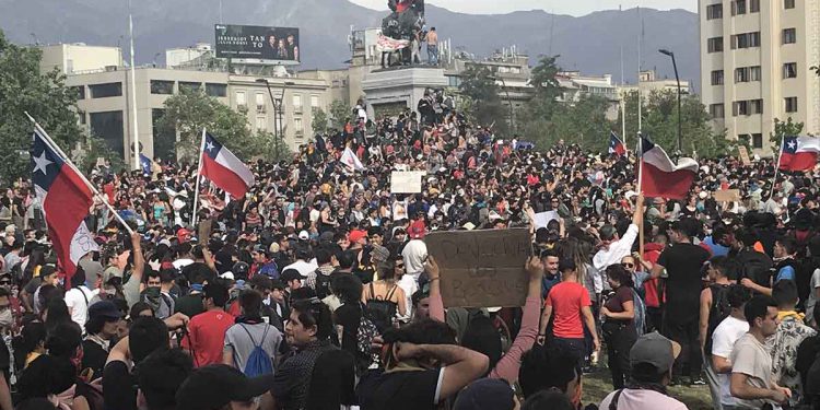 Trabalhadores portuários chilenos participam de greve geral, OMDN, O Mundo dos Negócios