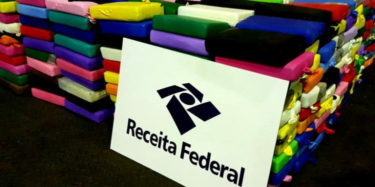 Receita localiza 777 kg de cocaína em carga de óleo de laranja, OMDN, O Mundo dos Negócios