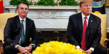 Bolsonaro diz que aço brasileiro não será sobretaxado pelos EUA, OMDN, O Mundo dos Negócios