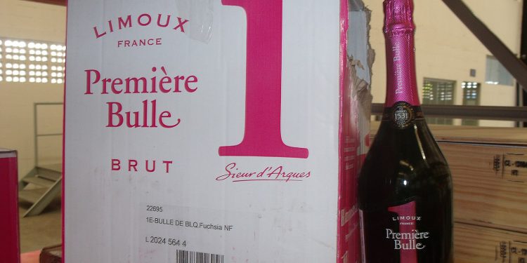 EUA ameaçam sobretaxar produtos da França em até 100%, OMDN, O Mundo dos Negócios