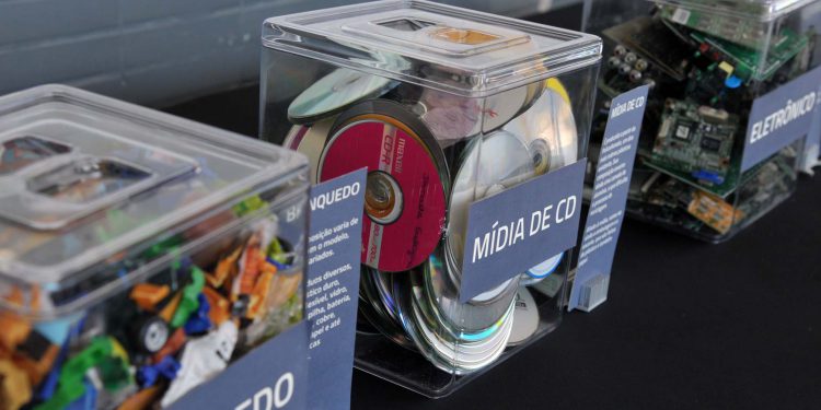 Receita destrói toneladas de mercadorias apreendidas, OMDN, O Mundo dos Negócios