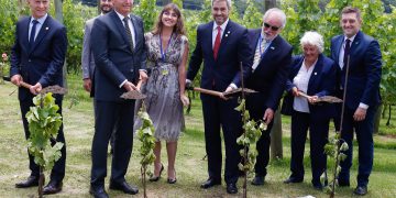 Turistas do Mercosul terão cota de mil dólares para compras, OMDN, O Mundo dos Negócios