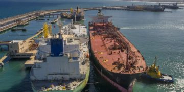 Aberta consulta sobre operações de transbordo ship to ship, OMDN, O Mundo dos Negócios