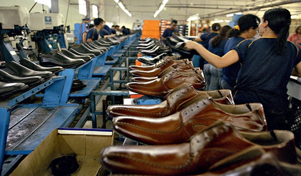 Exportações de calçados: queda em faturamento e alta em volume, OMDN, O Mundo dos Negócios