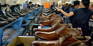 Exportações de calçados: queda em faturamento e alta em volume, OMDN, O Mundo dos Negócios