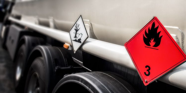 Como é a logística para o transporte de cargas perigosas? OMDN, o Mundo dos Negócios