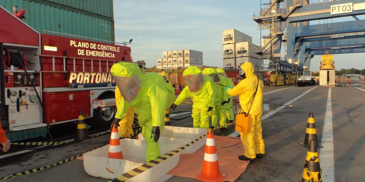 Porto tem área específica para armazenar produtos perigosos, OMDN, O Mundo dos Negócios