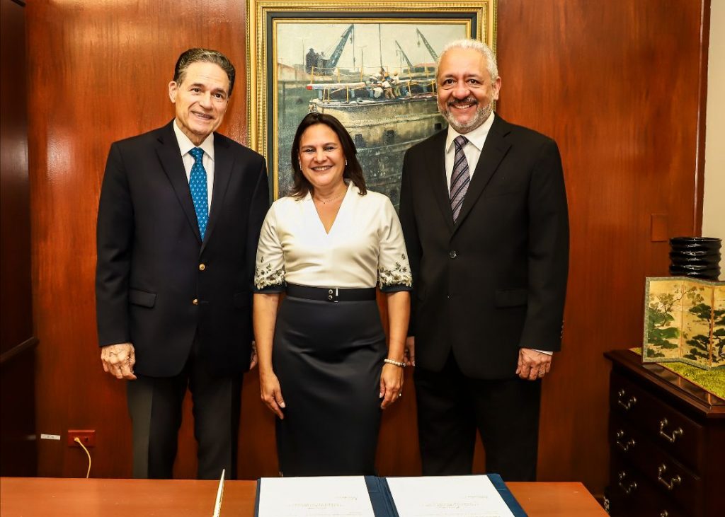 Canal do Panamá tem primeira administradora adjunta, OMDN, O Mundo dos Negócios