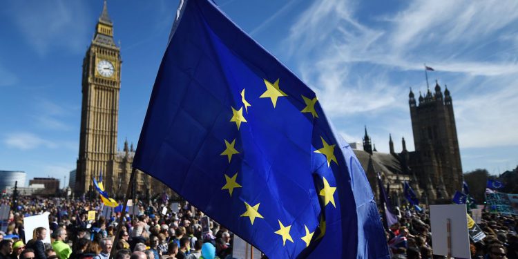 Rainha promulga Lei do Brexit para Reino Unido deixar UE, OMDN, O Mundo dos Negócios