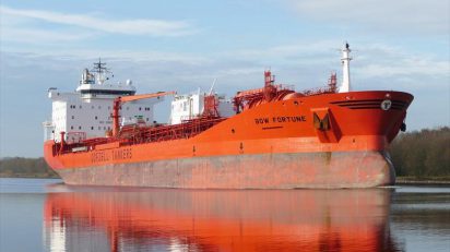 Após colisão de navios, uma pessoa morre e duas seguem desaparecidas