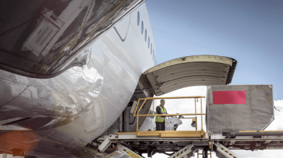 Demanda de frete aéreo cai pelo décimo terceiro mês seguido, OMDN, O Mundo dos Negócios