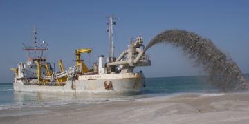Quatro pessoas morrem em ataque a draga no Golfo da Guiné, OMDN, O Mundo dos Negócios