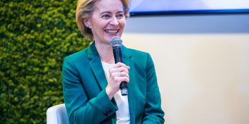 Dirigente europeia defende taxar importações de quem polui, OMDN, O Mundo dos Negócios