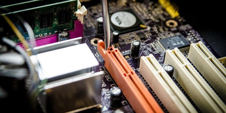 Mercado da informática está entre os grandes negócios globais, OMDN, O Mundo dos Negócios