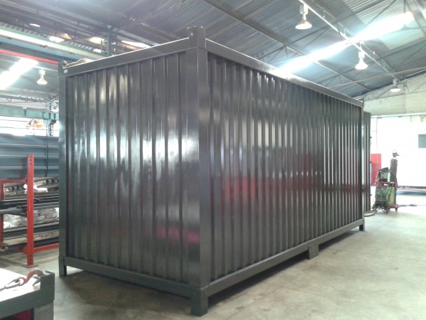 Como resultado, containers de diferentes tipos são produzidos e utilizados para o transporte de uma variedade de cargas em todo o mundo. Mas afinal, como são feitos os containers? OMDN, O Mundo dos Negócios