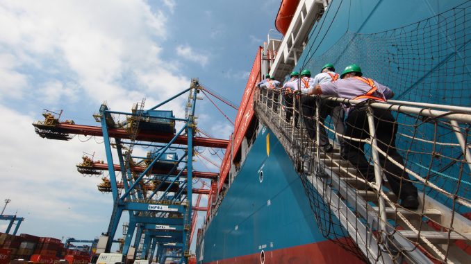 Antaq restringe embarque e desembarque nos portos_Porto de Santos_Vanessa Rodrigues_Allianz