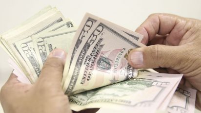 Cenário pessimista projeta dólar a 735 ao fim de 2021_OMDN_O Mundo dos Negócios_Marcello Casal-Agência Brasil