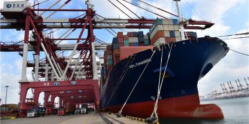 Volume do comércio exterior chinês cai 6,4 no trimestre_OMDN_O Mundo dos Negócios_Xinhua China Daily