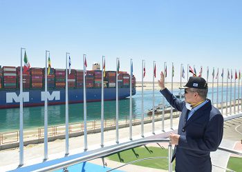 Porto de Roterdã receberá maior porta-container do mundo_OMDN_O Mundo dos Negócios_Canal de Suez