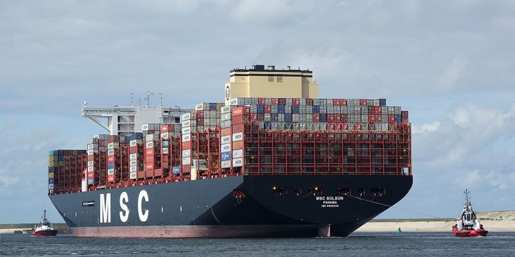 Capacidade média dos navios cresce entre 2% e 5% no mundo_MSC Gulsun_Kees Torn Porto de Roterdã