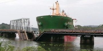Navio colide em ponte ferroviária no Canal do Panamá_OMDN_O Mundo dos Negócios_JCAncon