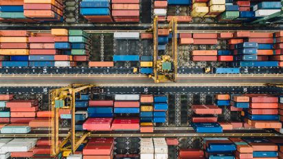 Receita suspende avaliação anual de recintos alfandegados_OMDN_O Mundo dos Negócios_Chuttersnap Unsplash